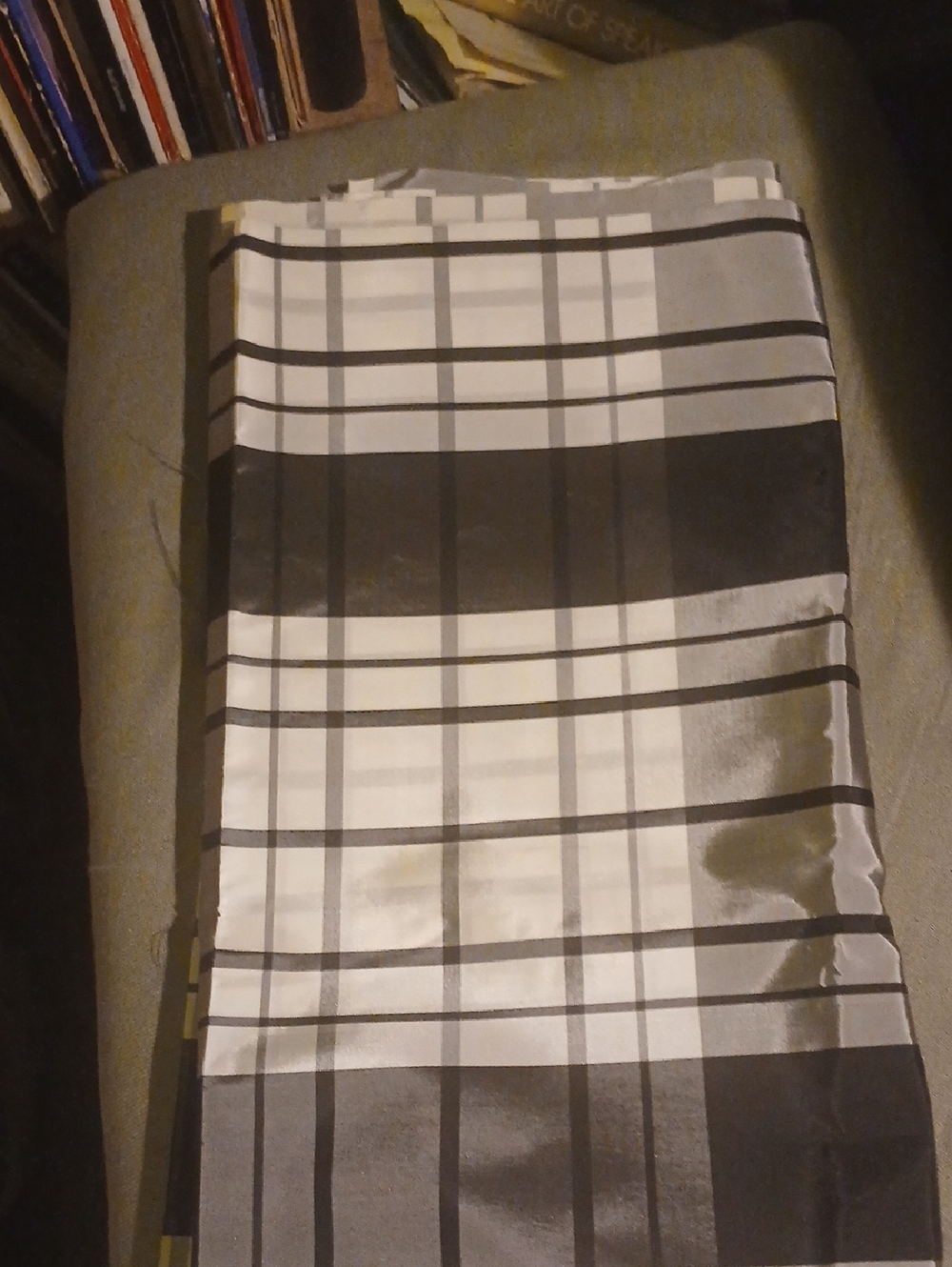 Gray and White Plaid Bed Sheet Set - Modern Check Pattern